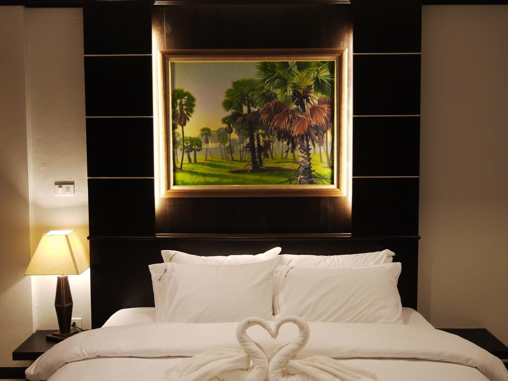 The Next Grand Hotel Khon Kaen Bagian luar foto