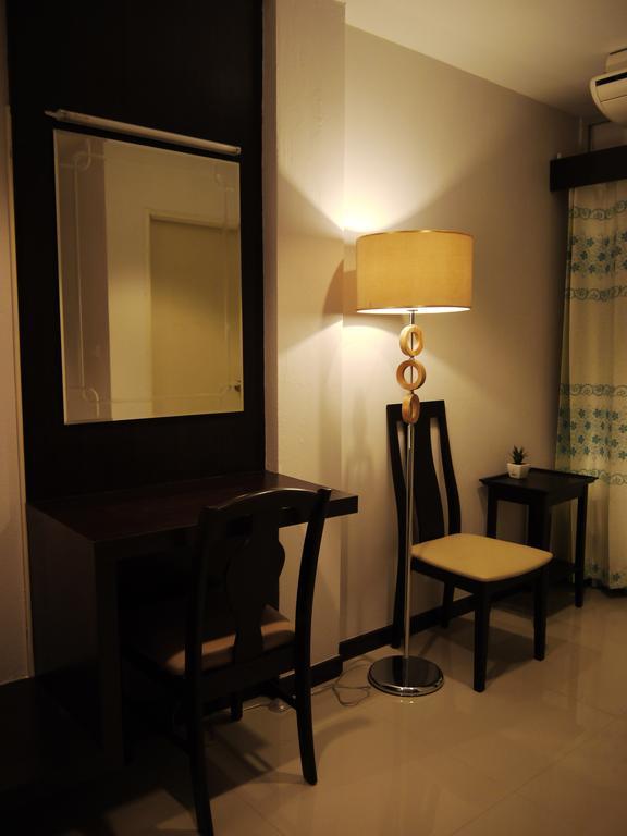 The Next Grand Hotel Khon Kaen Bagian luar foto