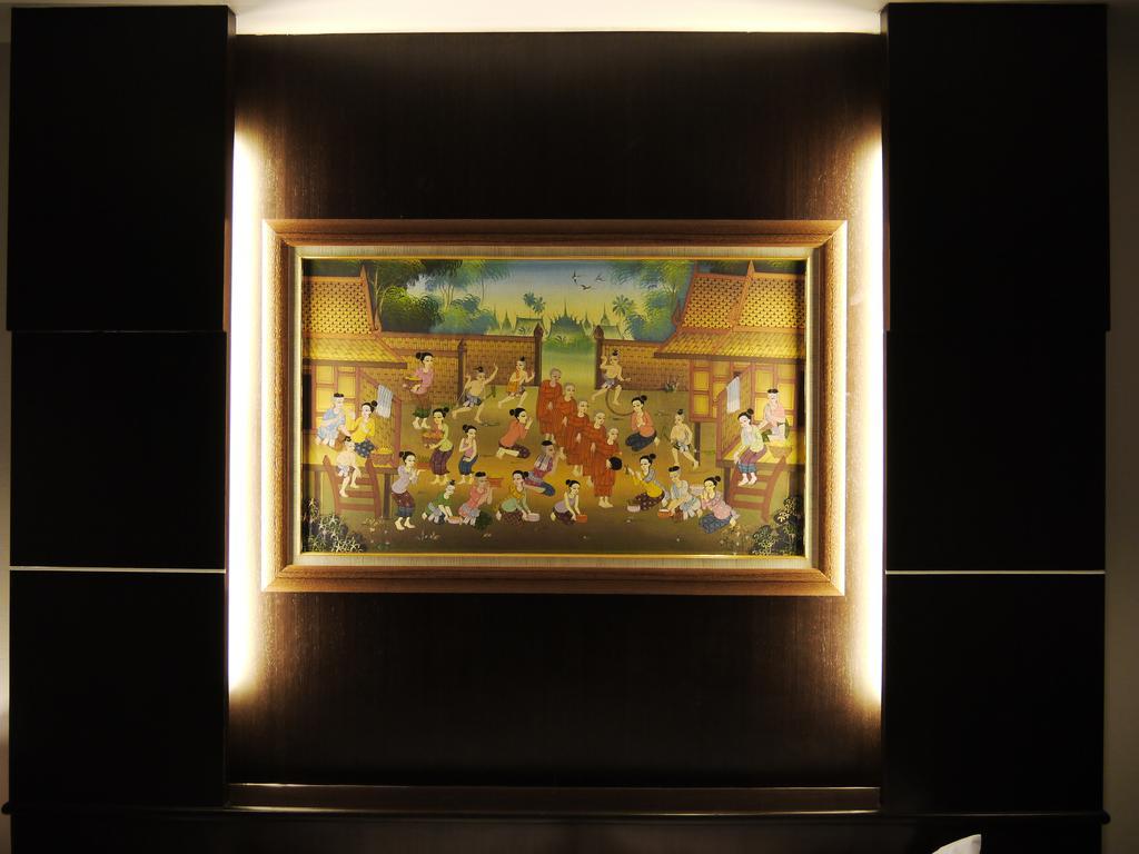 The Next Grand Hotel Khon Kaen Bagian luar foto