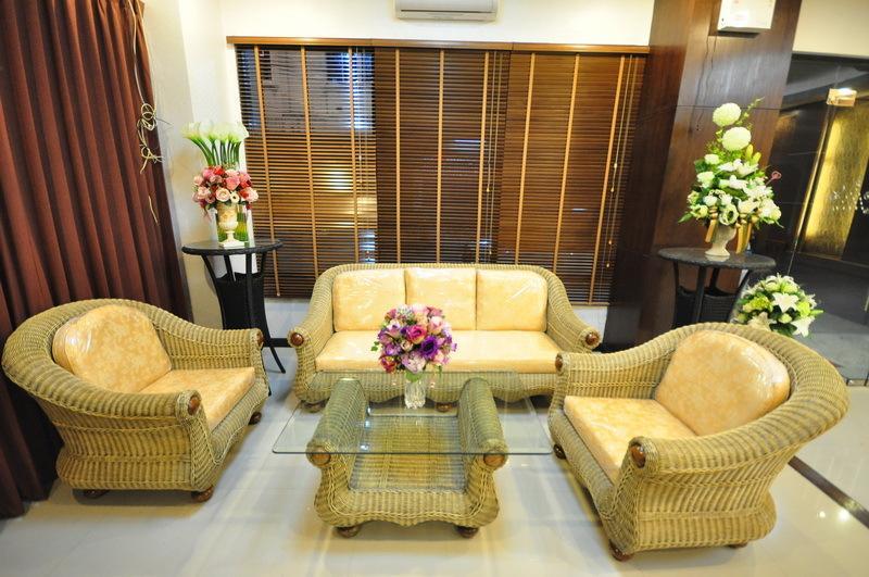 The Next Grand Hotel Khon Kaen Bagian luar foto