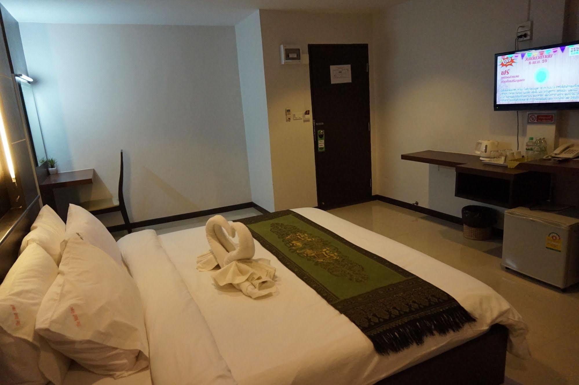 The Next Grand Hotel Khon Kaen Bagian luar foto