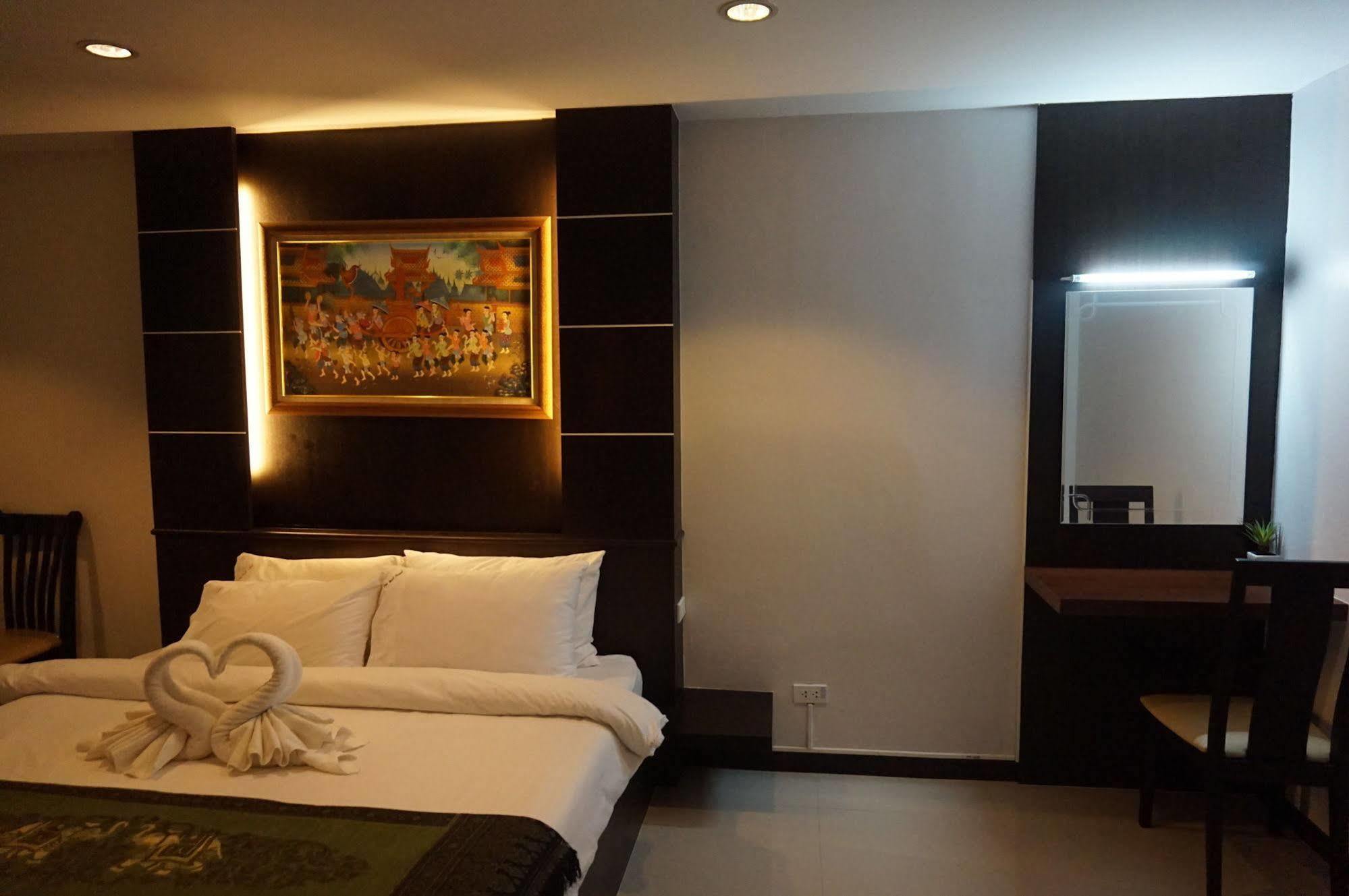 The Next Grand Hotel Khon Kaen Bagian luar foto