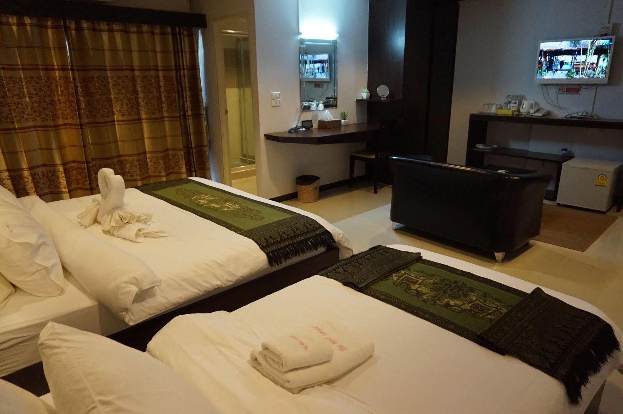 The Next Grand Hotel Khon Kaen Bagian luar foto
